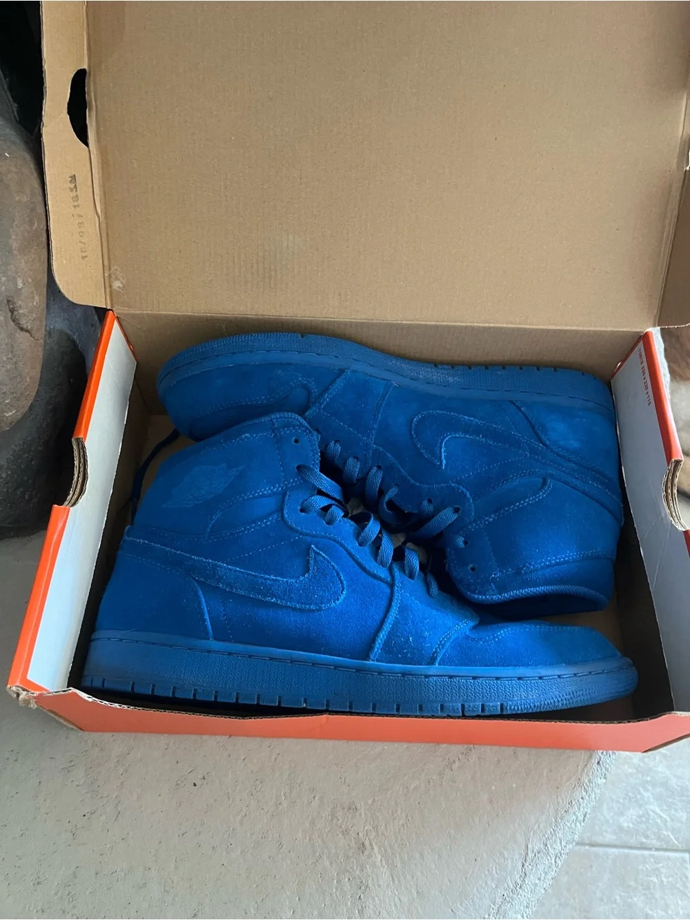 Velvet blue retro ones